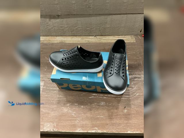 Lot 49-5463455 - People WaterProof Kids Shoes. Item is Unused