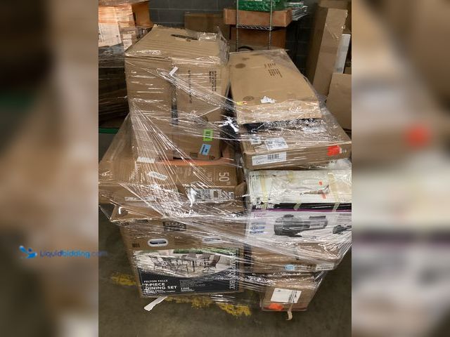 Lot 49-5542943 - Salvage Pallet - IMPORTANT: Please note that the condition of this lot is SALVAGE. Salvage assets ar...