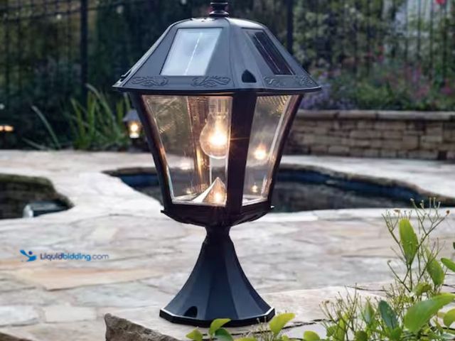 Lot 49-2006591 - GAMA SONIC Baytown II Bulb Black Outdoor Solar Post Light, Weather Resistant Dusk to Dawn LED, Wall ...