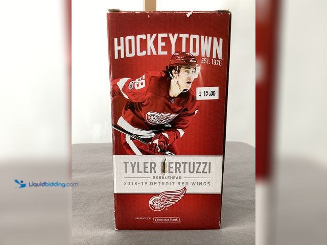 Lot 49-910639 - Other NHL Detroit Red Wings Collectible Bobblehead - #59 Tyler Bertuzzi 2018-19 Detroit Red Wings Bo...