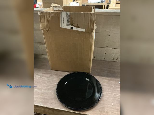 Lot 49-3527484 - 50ct black plastic plates (no factory pic)