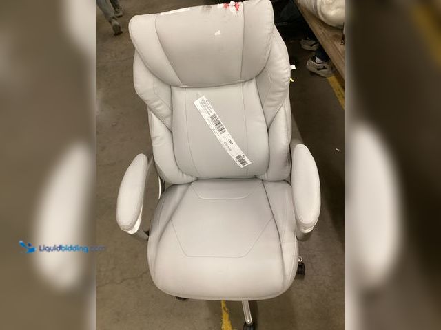 Lot 49-5545740 - LaZboy Executive Office Chair (Light Gray) Unused, Dirty, missing wheel, scuffs