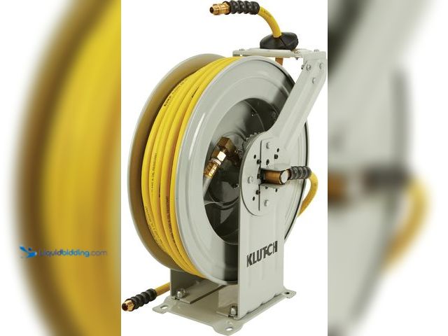 Lot 49-3539918 - Klutch Auto-Rewind Air Hose Reel, with 1/2in.. x 50ft. Oil-Resistant Rubber Hose, 300 PSI, Model# OS...