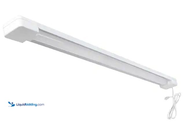Lot 49-2022998 - Lot of (3) Commercial Electric 3 ft. 30-Watt 4000K Bright White 1-Light 3000 Lumens White Integrated...