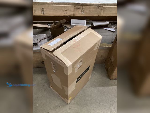 Lot 49-5475904 - Pink Carry On luggage, with wheels and Leather Luggage Tag. Unused