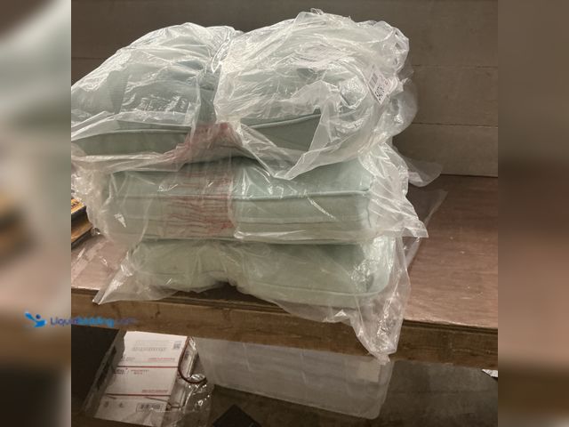 Lot 49-3523291 - 3pc Mint Blue Cushion Set Unused