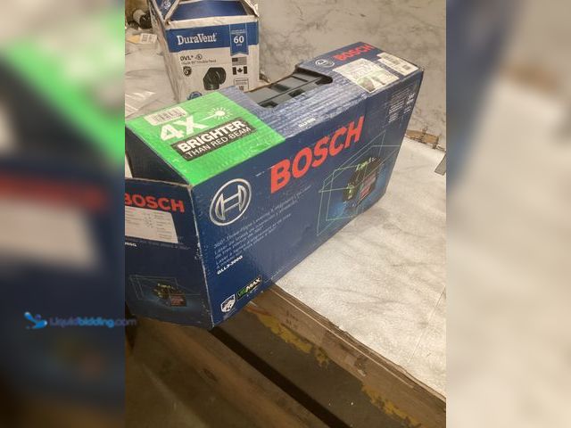 Lot 49-3539295 - Bosch 200 ft. Green Self Leveling Line Laser Level, Fine Adjustment Mount and Hard Carrying Case. Mo...