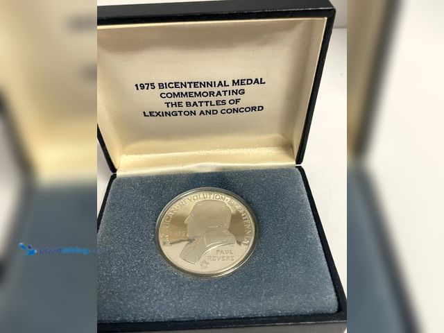 Lot 49-910559 - Official 1976 United States Bicentennial Silver Proof Set featuring the 40% silver Eisenhower Dollar...