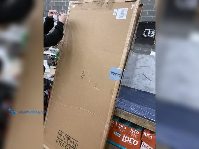 Lot 49-5486797 - MELOMOIR 71''x32'' Large Mirror Full Length, Black Frame Item is used