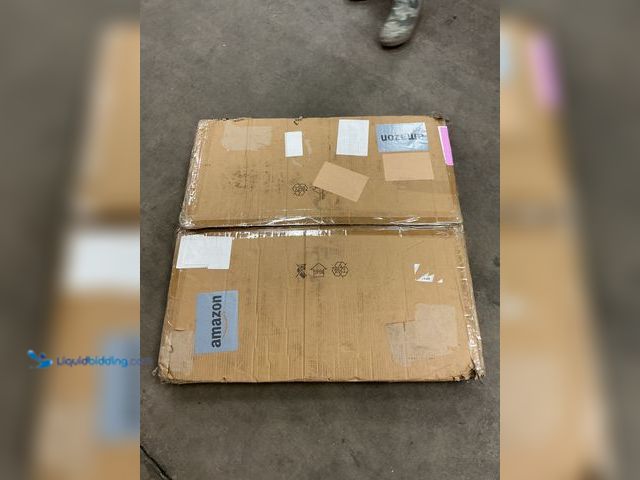 Lot 49-5486089 - Chandelier Light Fixture Item is unused