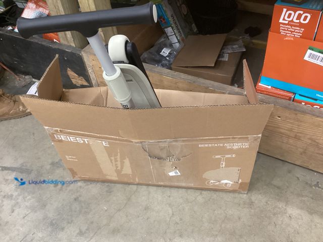 Lot 49-5490012 - Beiestate Aesthetic Scooter Item is used