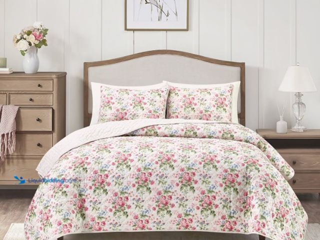 Lot 49-5574257 - Laura Ashley 3-Piece Reversible Soft Quilt Set, Full/Queen (Serene Pink). Model #NY_199165008812-P. ...