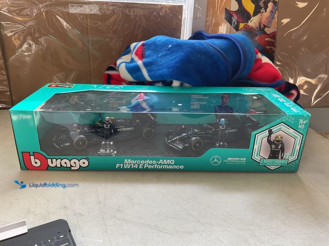 Lot 49-1830491 - COLLECTIBLE BURAGO FORMULA RACING 1/24 SCALE DIECAST MERCEDES-AMG F1W14 E PERFORMANCE FORMULA 1 RACI...