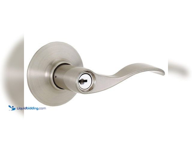 Lot 49-5449611 - Schlage
Accent Satin Nickel Classic Keyed Entry Door Handle (attachments included) (no keys) Unused