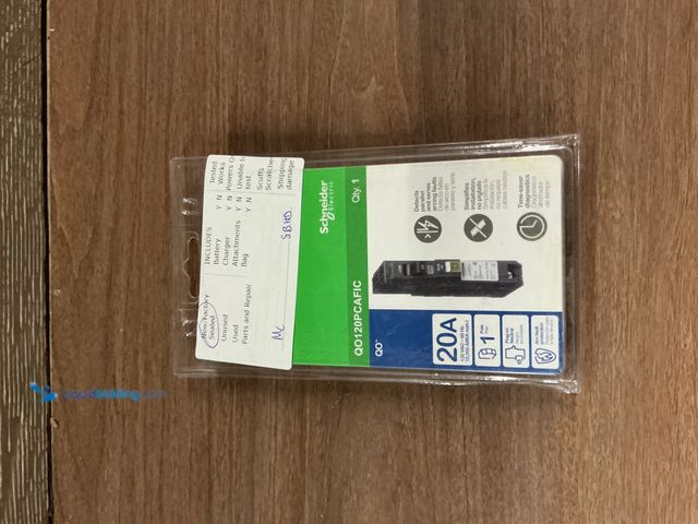 Lot 49-5409115 - Square D
QO 20 Amp Single-Pole Plug-On Neutral Combination Arc Fault Circuit Breaker New