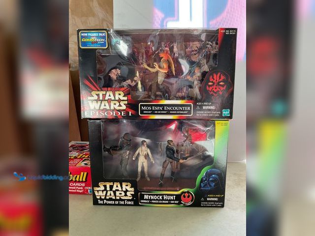 Lot 49-1810383 - COLLECTIBLE 2 STAR WARS COLLECTOR SETS INCLUDING MYNOCK HUNT 3 PACK AND MOS ESPA ENCOUNTER 3 PACK.
