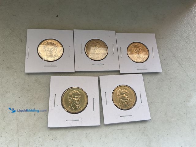Lot 49-1977467 - LOT OF 5 PRESIDENTIAL GOLD (IN COLOR) ONE DOLLAR COINS INCLUDING TAYLOR, WASHINGTON, LINCOLN, POLK A...