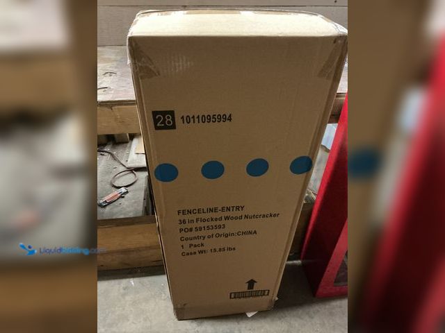 Lot 49-3527487 - 3ft Nutcrackers (2piece) (green and red) New