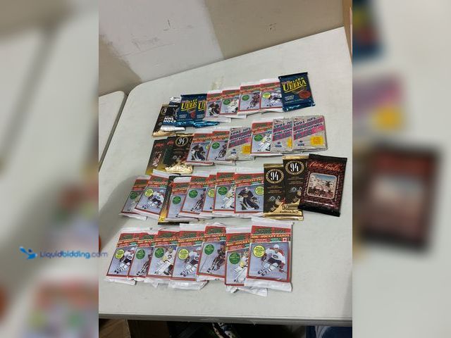 Lot 49-5467764 - Other TABLE LOT OF VARIOUS SPORT AND NON SPORT WAX PACKS ALL SEALED INCLUDING COCA-COLA, SCORE, FLEE...