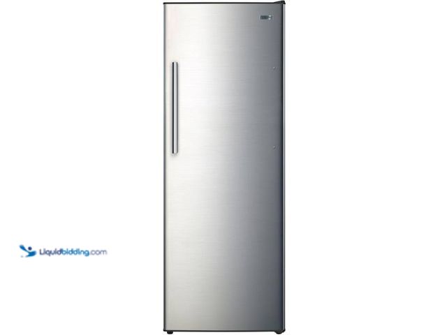Lot 49-2004211 - Vissani 24 in. 11 cu. ft. Convertible Auto Defrost Garage Ready Upright Freezer/Refrigerator in Stai...