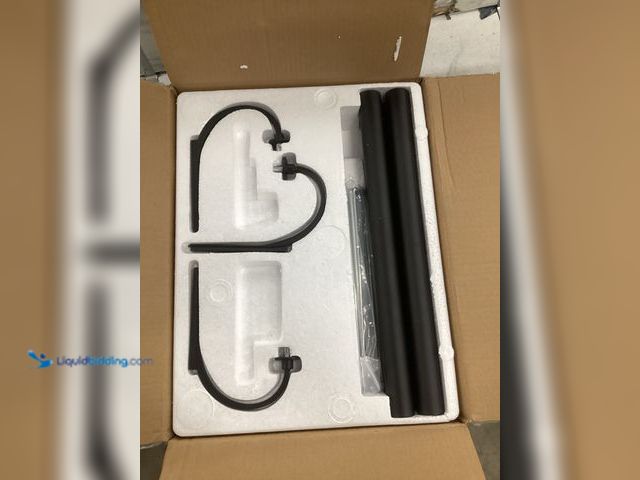 Lot 49-5551548 - Outdoor Solar Lamp Post Lights, Unused