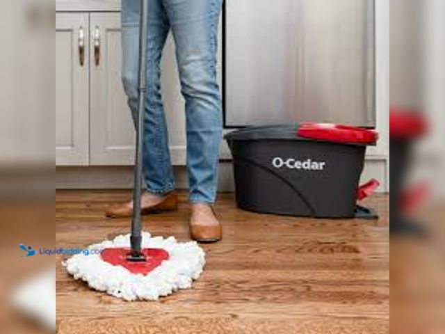 Lot 49-5483538 - O-Cedar EasyWring Microfiber Spin Mop with Bucket System. Model # 148473. Unused