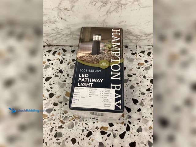 Lot 49-5412969 - Hampton bay led pathway light, used and dirty (no factory pic)