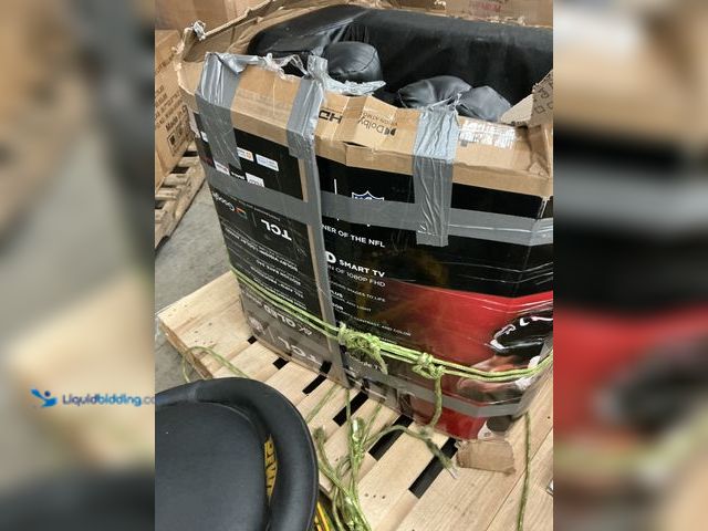 Lot 49-5487160 - Black Recliner Chair (attachments included) Used