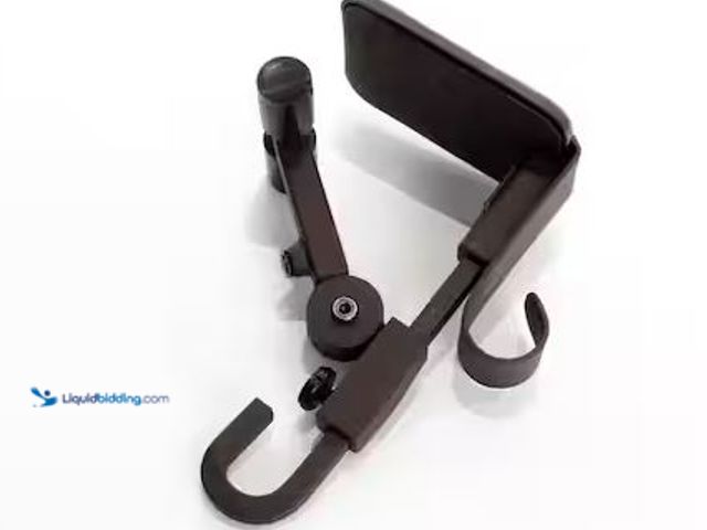 Lot 49-1548137 - Village Lighting Company Brown Garland and Stocking Mantle Hanger (3-Pack) Model # V-20530-RS3, Unus...