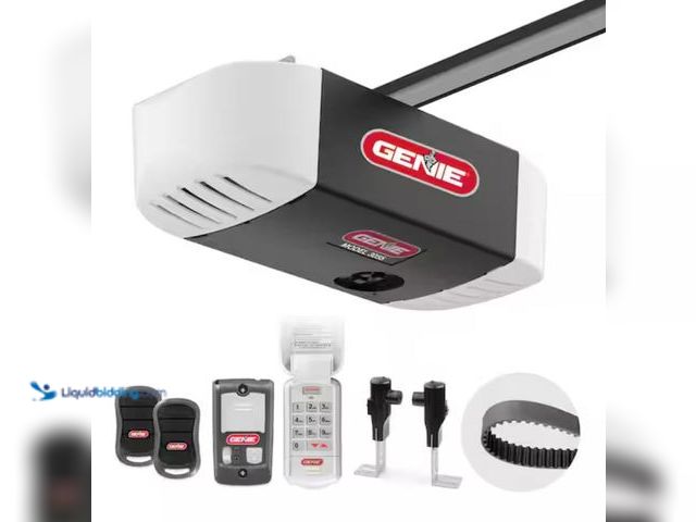 Lot 49-1631123 - Genie SilentMax 750 3/4 HP Ultra-Quiet Belt Drive Garage Door Opener with Wireless Keypad, Model # 3...