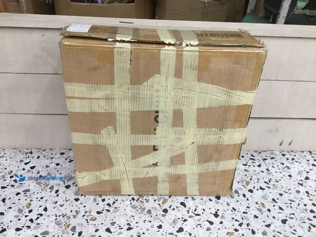 Lot 49-5410805 - Wooden End Table. [Model: ST4-368BLWCTG-1PK] Unused