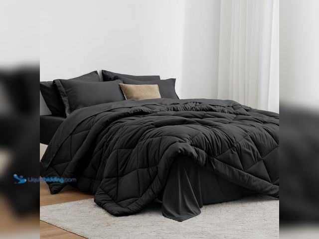 Lot 49-5416403 - Love's cabin Queen Comforter Set Black, 7 Pieces Queen Bed in a Bag, All Season Bedding Sets. Unused