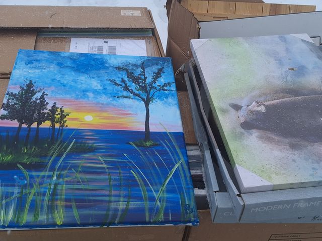 Lot 49-1830346 - Pallet of overstock merchandise. Including sign bear figurines and painting. Great for resale or fle...