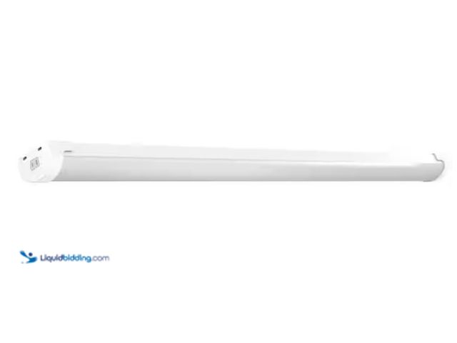 Lot 49-3614894 - Feit Electric 4 ft. 55-Watt 4000K Bright White 5000 Lumens White Integrated LED Linkable Hanging Mot...