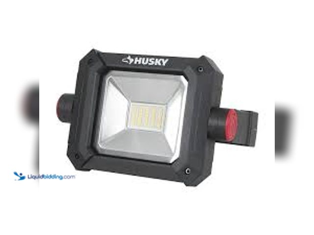 Lot 49-5459961 - Husky 2000 Lumens Rechargeable LED Work Light. Model # EL2206. Unused with charger. Tested and works