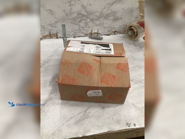 Lot 49-5483644 - Bosch 330 ft. Line Laser Level Receiver for Red and Green Beam Laser Leveling Tools. Model # LR 8. U...