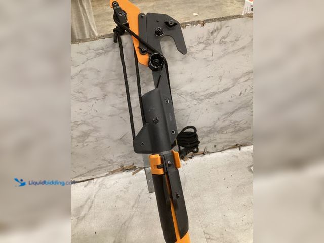 Lot 49-5555350 - Fiskars
16 ft. Extendable 1.25 in. Cut Capacity 15 in. Saw Blade Tree Pruner with Chain-Drive, Unus...