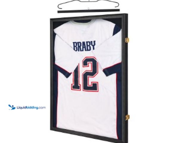 Lot 49-5489208 - Jersey Display Frame Case - Large Lockable Frames Shadow Box. (Jersey not included) Unused.