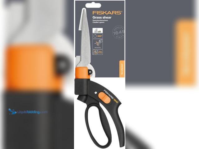 Lot 49-5552573 - Fiskars Servo-System Grass Shear GS42, Anti-jam Servo-System mechanism, Length: 34.4 cm, Steel blade...