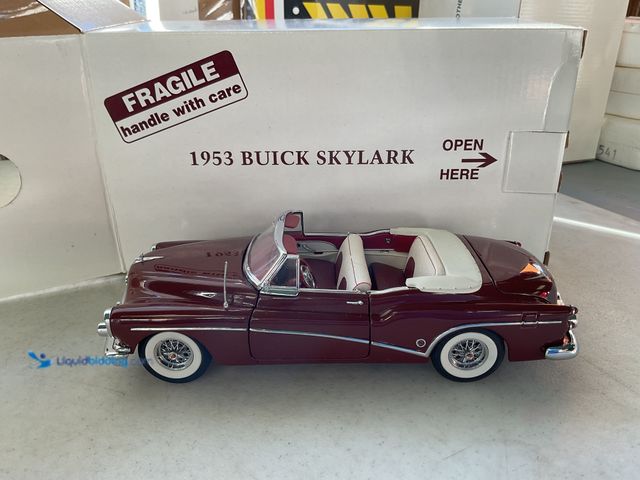 Lot 49-1505001 - COLLECTIBLE HIGH END DETAIL! DANBURY MINT 1953 BUICK SKYLARK 1/24 SCALE DIECAST CAR IN ORIGINAL BOX ...