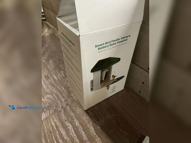 Lot 49-5487761 - Smart Bird Feeder Camera Battery/Solar Powered (attachments included) (unable to test) Unused