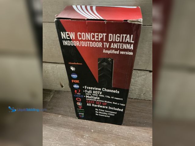 Lot 49-3539521 - UMUSTHAVE New Concept Digital Indoor/Outdoor TV Antenna (amplified version) New