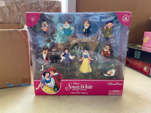 Lot 49-95132 - Other NEW DISNEY SNOW WHITE AND THE SEVEN DWARFS COLLECTIBLE FIGURE PACK 9 FIGURES INCLUDING PRINCE ...