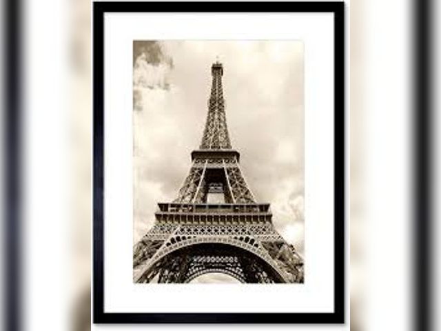 Lot 49-5541981 - Framed black and white eifle topwer pictures. Unused.