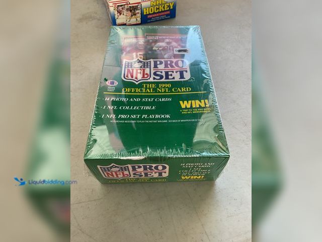 Lot 49-1505500 - COLLECTIBLE FACTORY SEALED 1990 NFL PRO SET FOOTBALL WAX BOX OF 36 PACKS #COINS1211