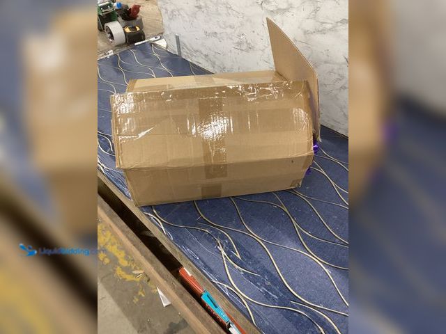 Lot 49-5486959 - 100 PCS Blue Shiny Gift Bags Item is unused.