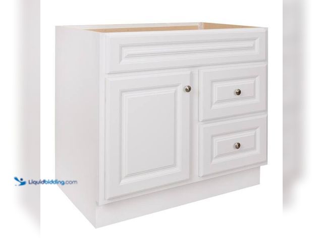 Lot 49-5542992 - Glacier Bay
Hampton 36 in. Bathroom Vanity Cabinet without Top in White (Assembled) Unused