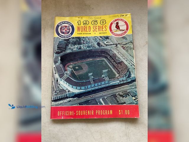 Lot 49-1830538 - COLLECTIBLE AMAZING 1968 WORLD SERIES DETROIT TIGERS OFFICIAL SOUVENIR PROGRAM #COINS0219