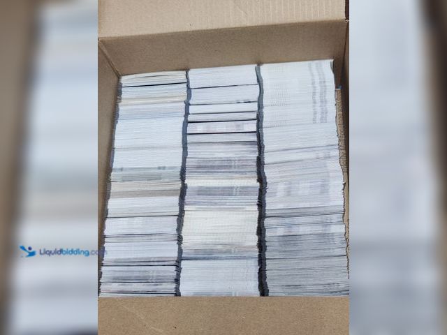 Lot 49-1988924 - BOX OF AROUND 2,000 COLLECTIBLE SPORTS CARDS.