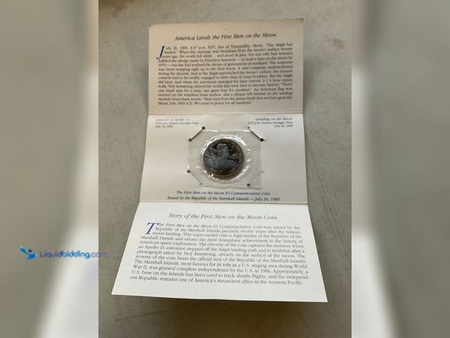 Lot 49-1810282 - REPUBLIC OF MARSHALL ISLANDS FIRST MEN ON THE MOON $5 DOLLAR COMMEMORATIVE COIN